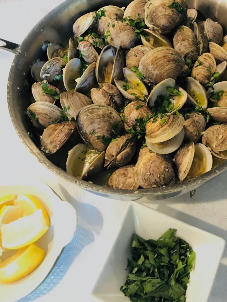 Steamed Clams with White Wine, Garlic and Butter - Craving California