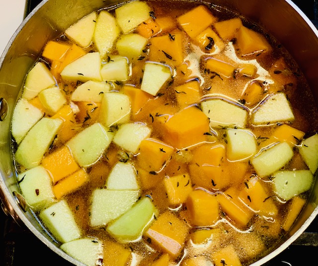 Cubed squash and apples for soup