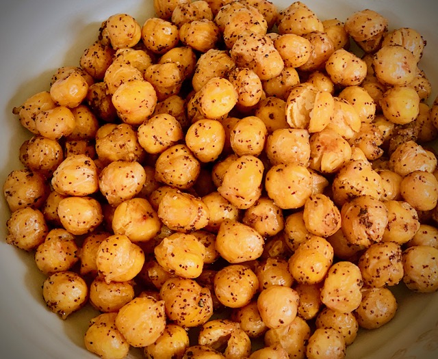 Roasted chickpeas with spices