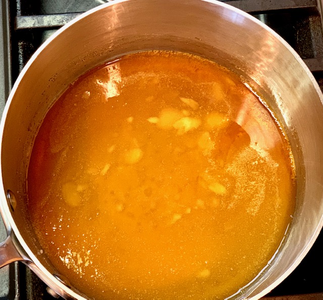 Caramel beginning to turn amber