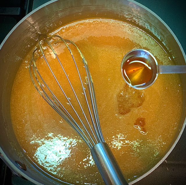 adding vanilla to caramel sauce