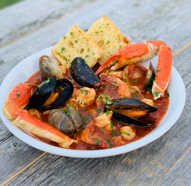 Cioppino with Garlic Bread