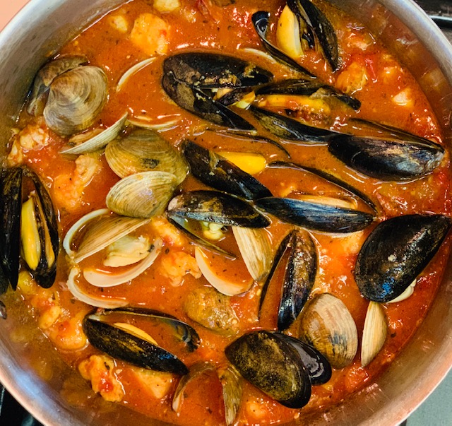 Cioppino with clam and mussels