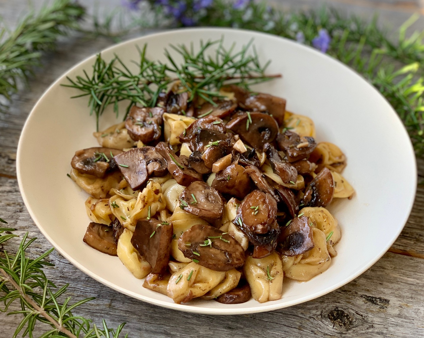 Garlic Mushrooms with Pasta - The Art of Food and Wine