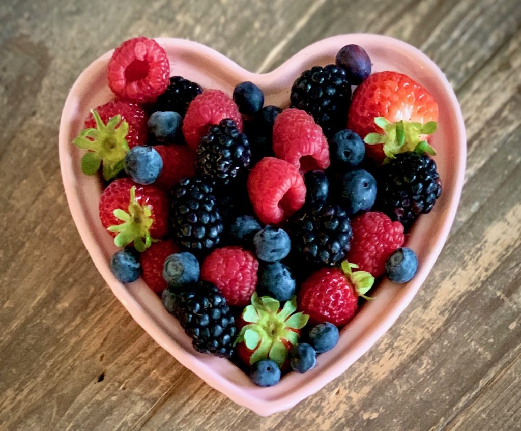 Açai Bowl With Berries and Banana Recipe