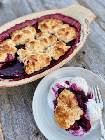 Cobbler with Mixed Berries and vanilla ice cream