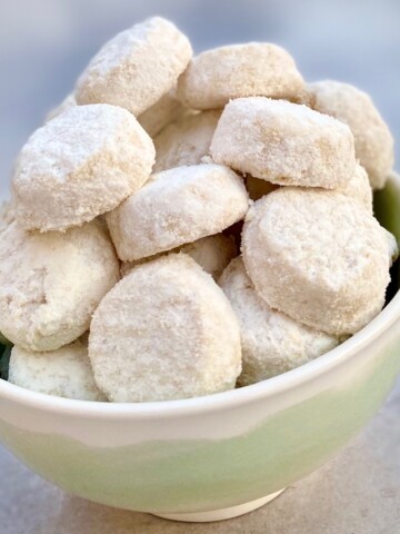Mexican Wedding Cookies in a bowl