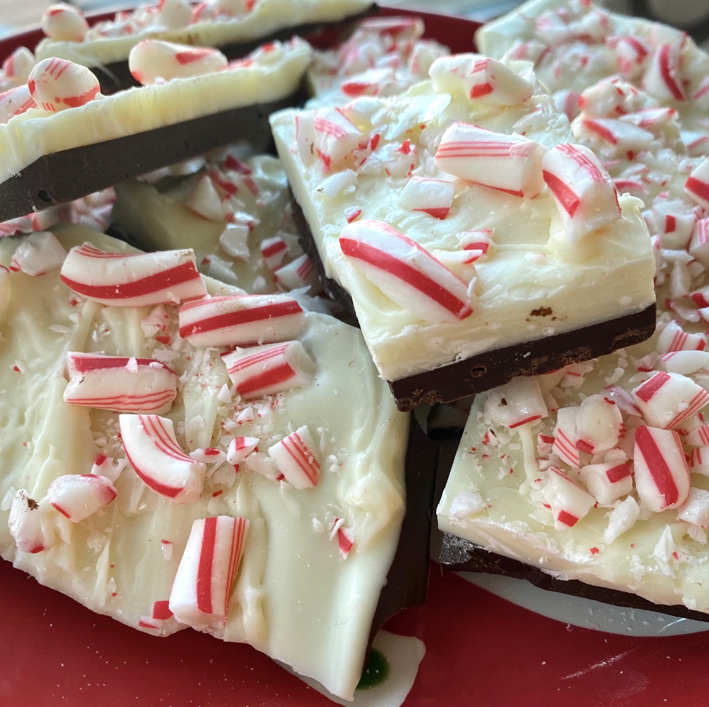 4 Ingredient Peppermint Bark Recipe - The Art of Food and Wine
