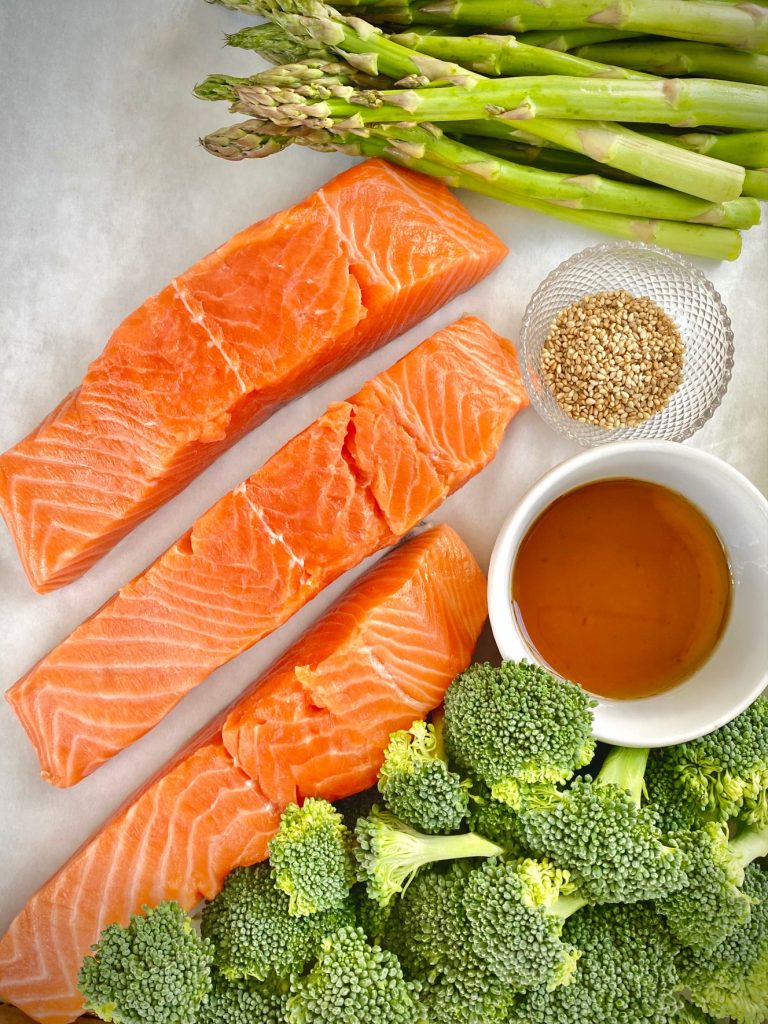 Salmon, broccoli, asparagus and sesame seed ingredients