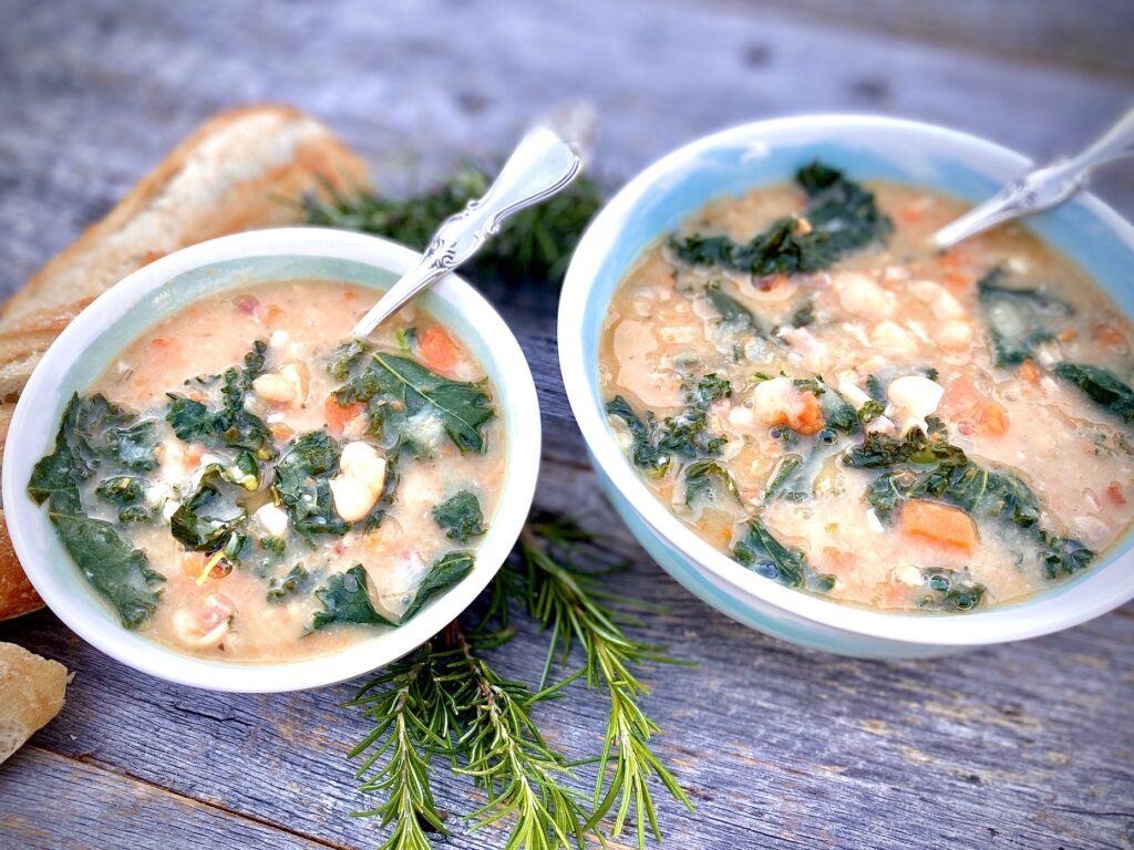 2 bowls of Kale White bean soup with bread