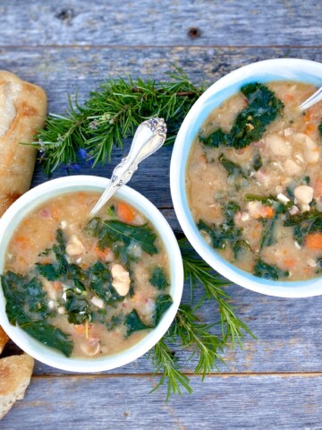 2 bowls of Kale White bean soup with bread