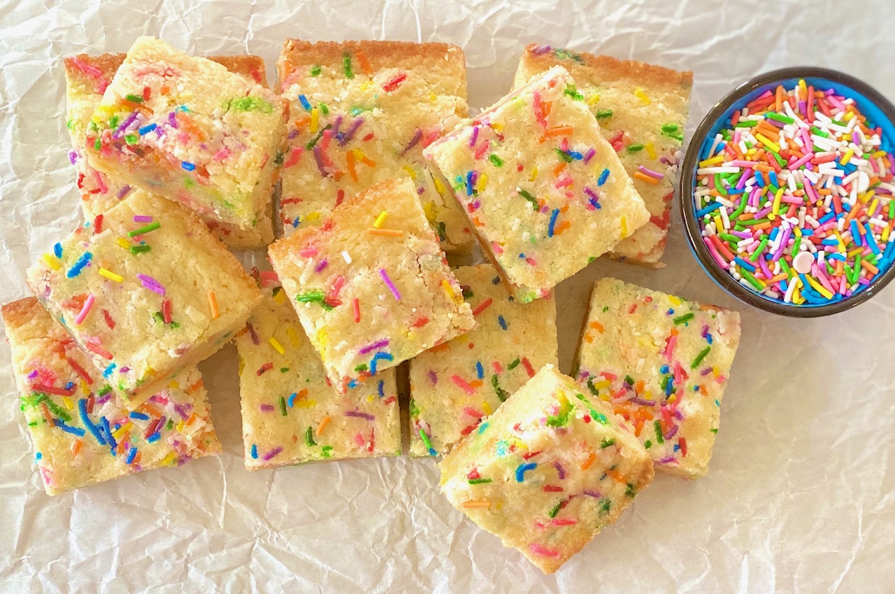 sugar cookie bars with sprinkles