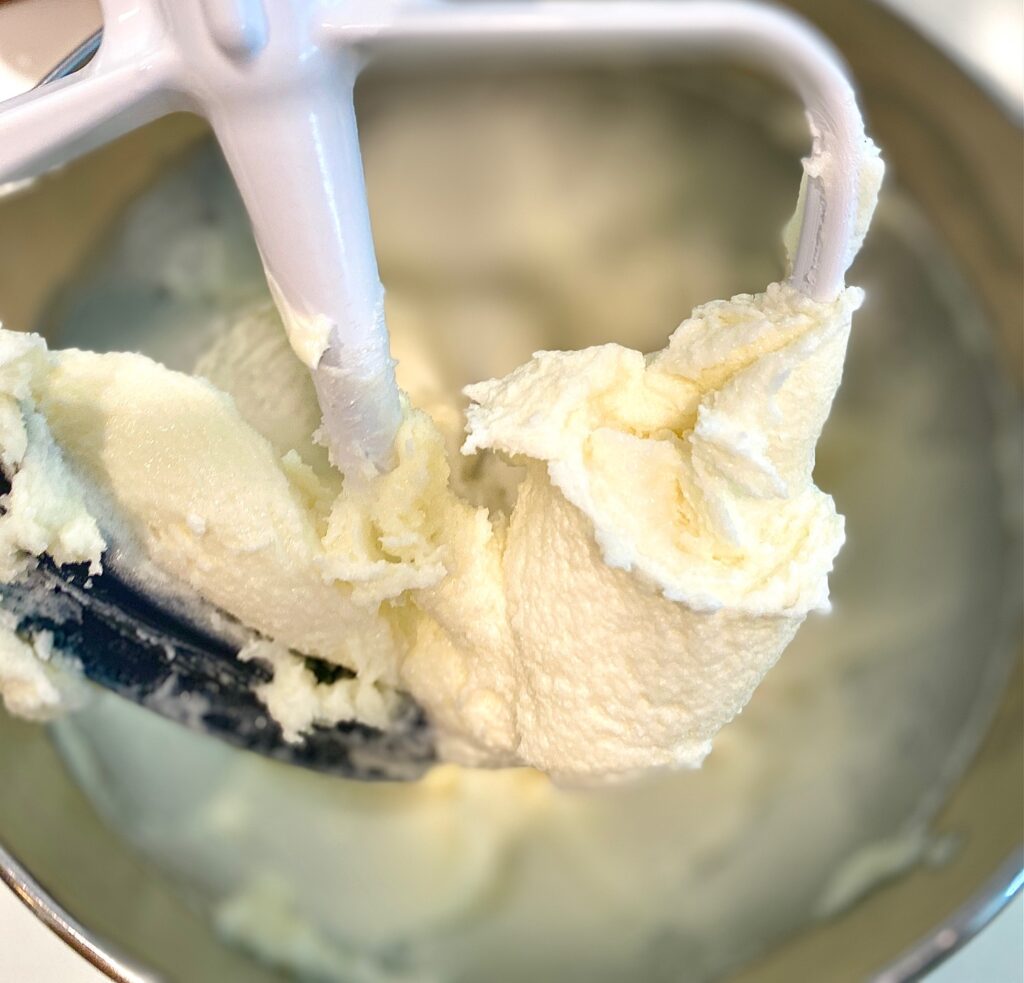 sugar butter on paddle mixer blade