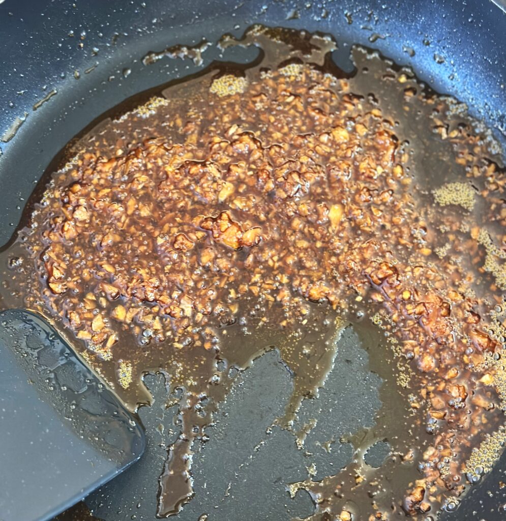 Reduce garlic sauce