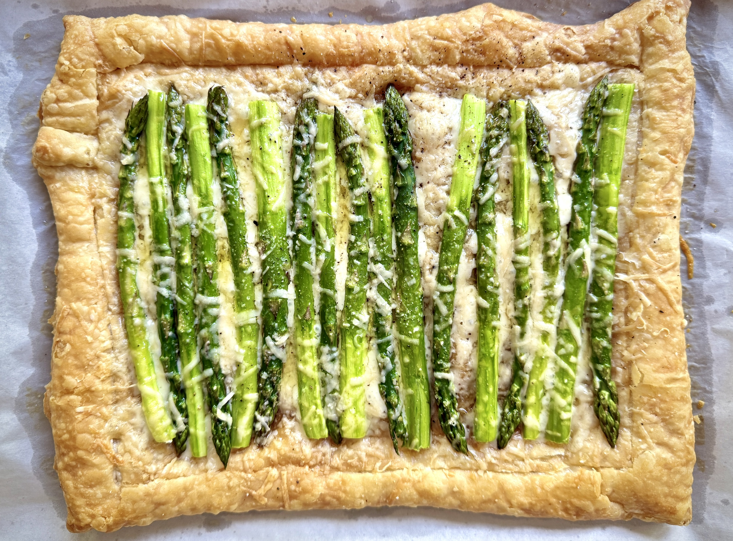 baked asparagus tart